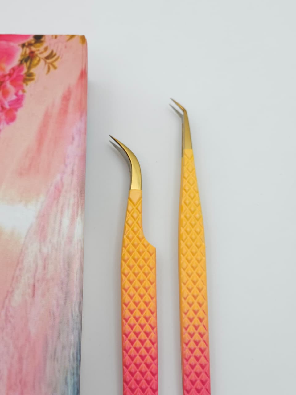 Blush Oasis Tweezer Duo